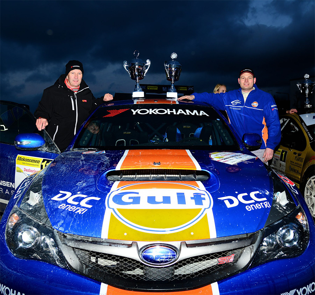 Sølvpokaler til Ole Frederiksen og Max Christensen efter en lang rallysæson. Hvad 2013 bringer, ved Gruppe N-vinderne endnu ikke
(Foto: Michael Eisenberg)